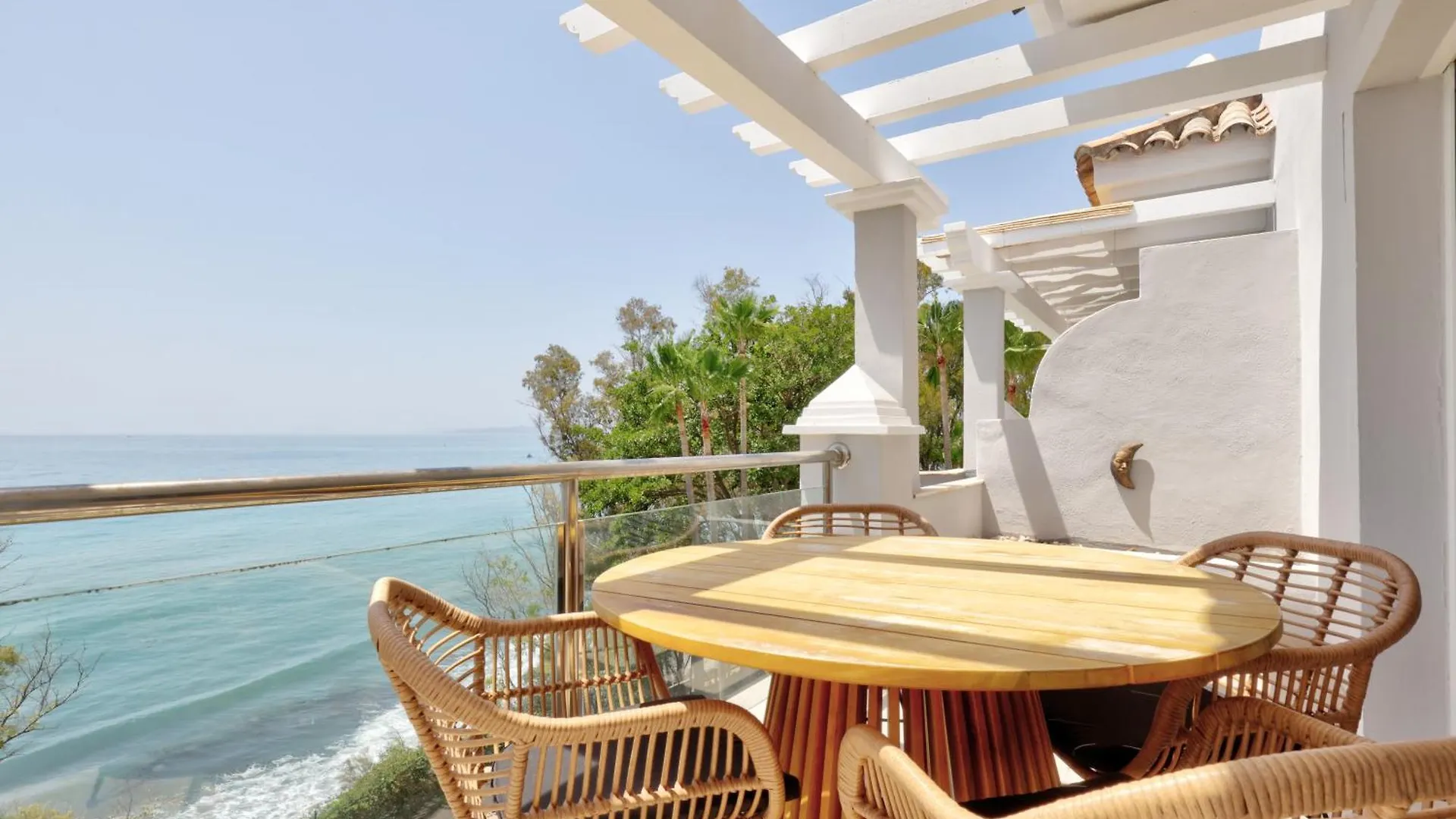 Penthouse Belisimo - Gerenoveerd Appartement Met Balkon & Zeezicht エステポナ
